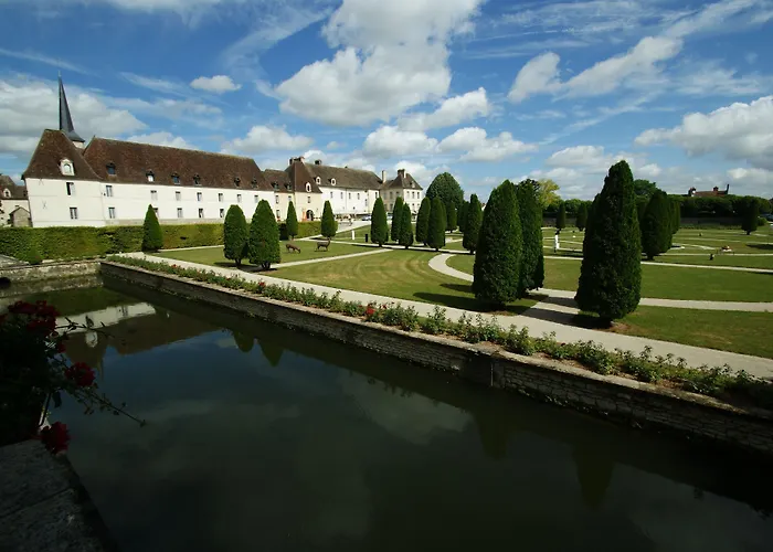 Chateau De Gilly