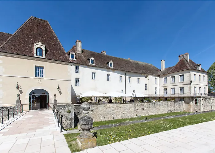 Chateau De Gilly
